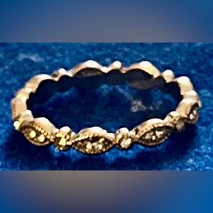 Silver Scalloped Crystal Accent Women's Ring Vintage